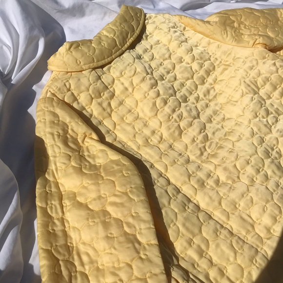 1960’s yellow collared knee length jacket - Picture 5 of 6